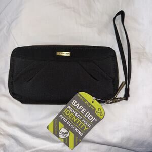 Travelon Black Wallet RFID Blocking Double Zip Travel Clutch Card Holder NWT!